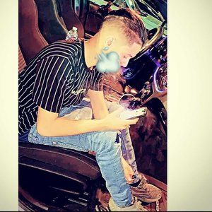 Meet your Posher, Moe